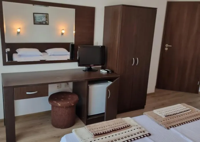 за гости мистрал 3*